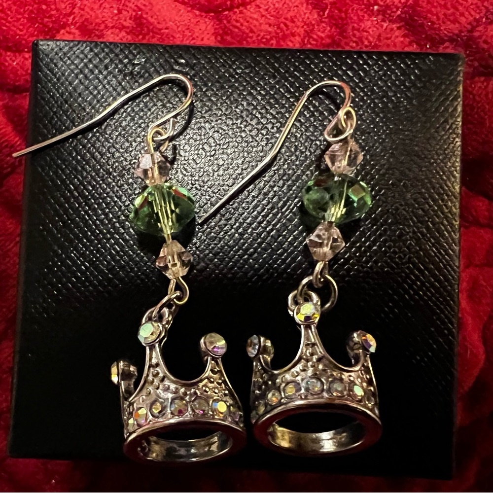 Crown drop earrings